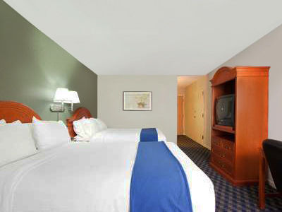Quality & St Charles -west Chicago Hotel