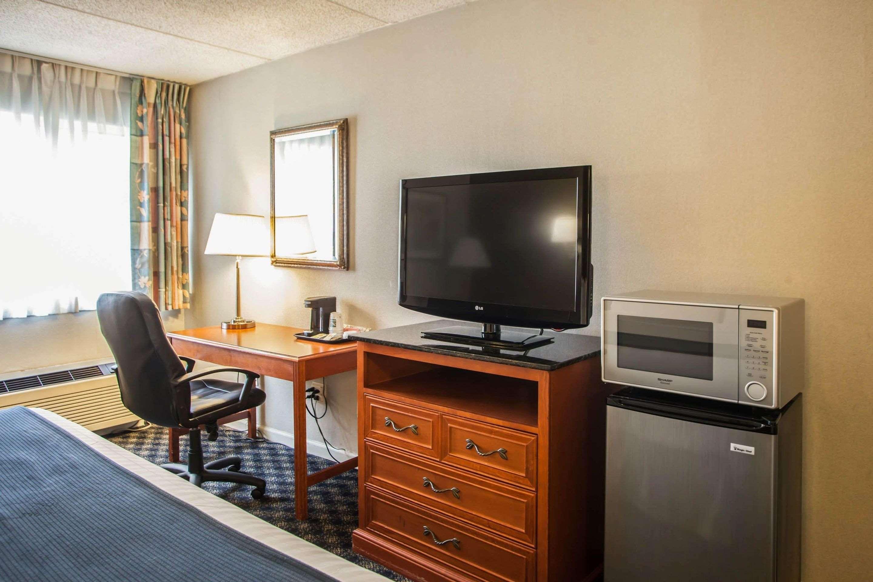 Hotel Quality & St Charles -west Chicago 2*