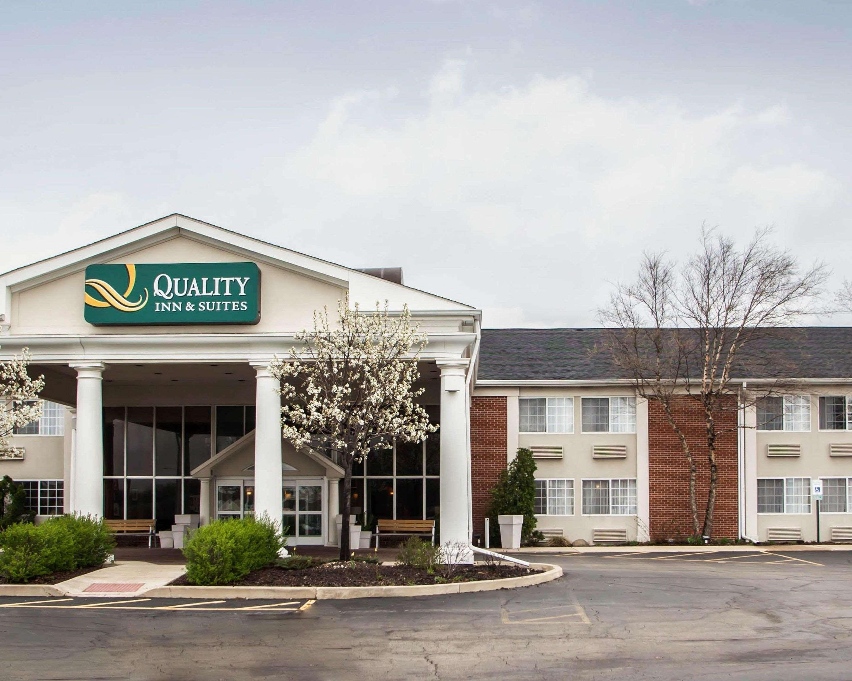 Quality & St Charles -west Chicago Hotel 2*