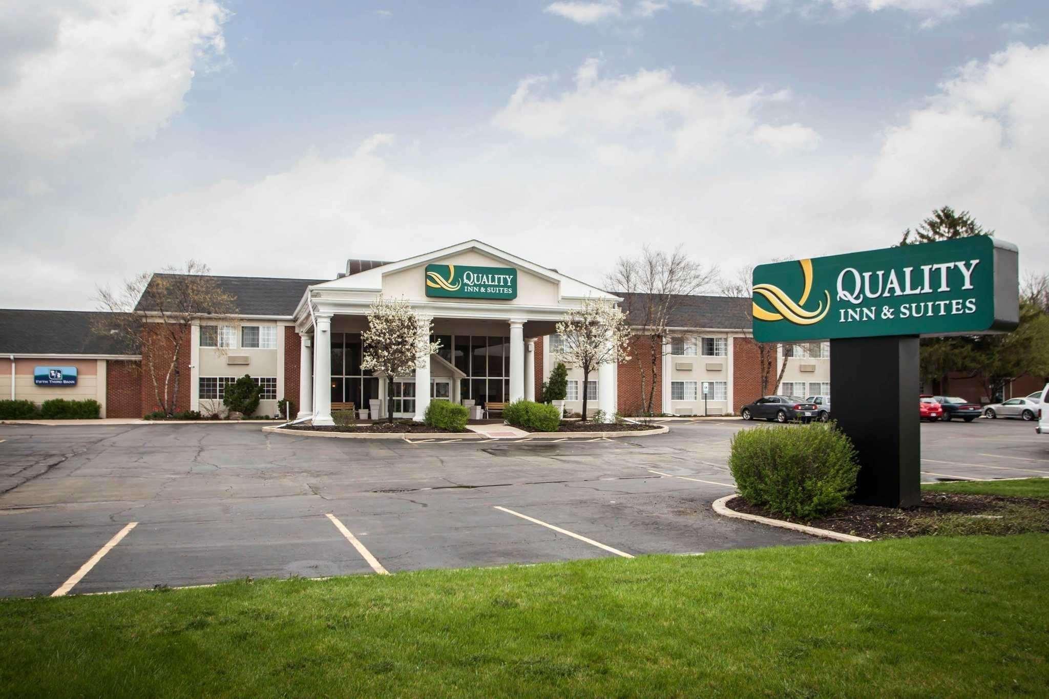 Quality & St Charles -west Chicago Hotel Saint Charles