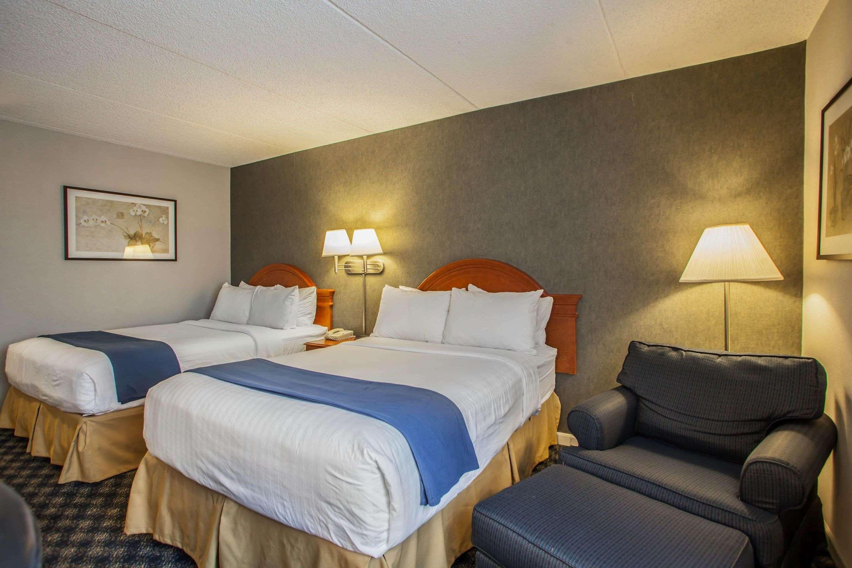 Quality & St Charles -west Chicago Hotel Saint Charles