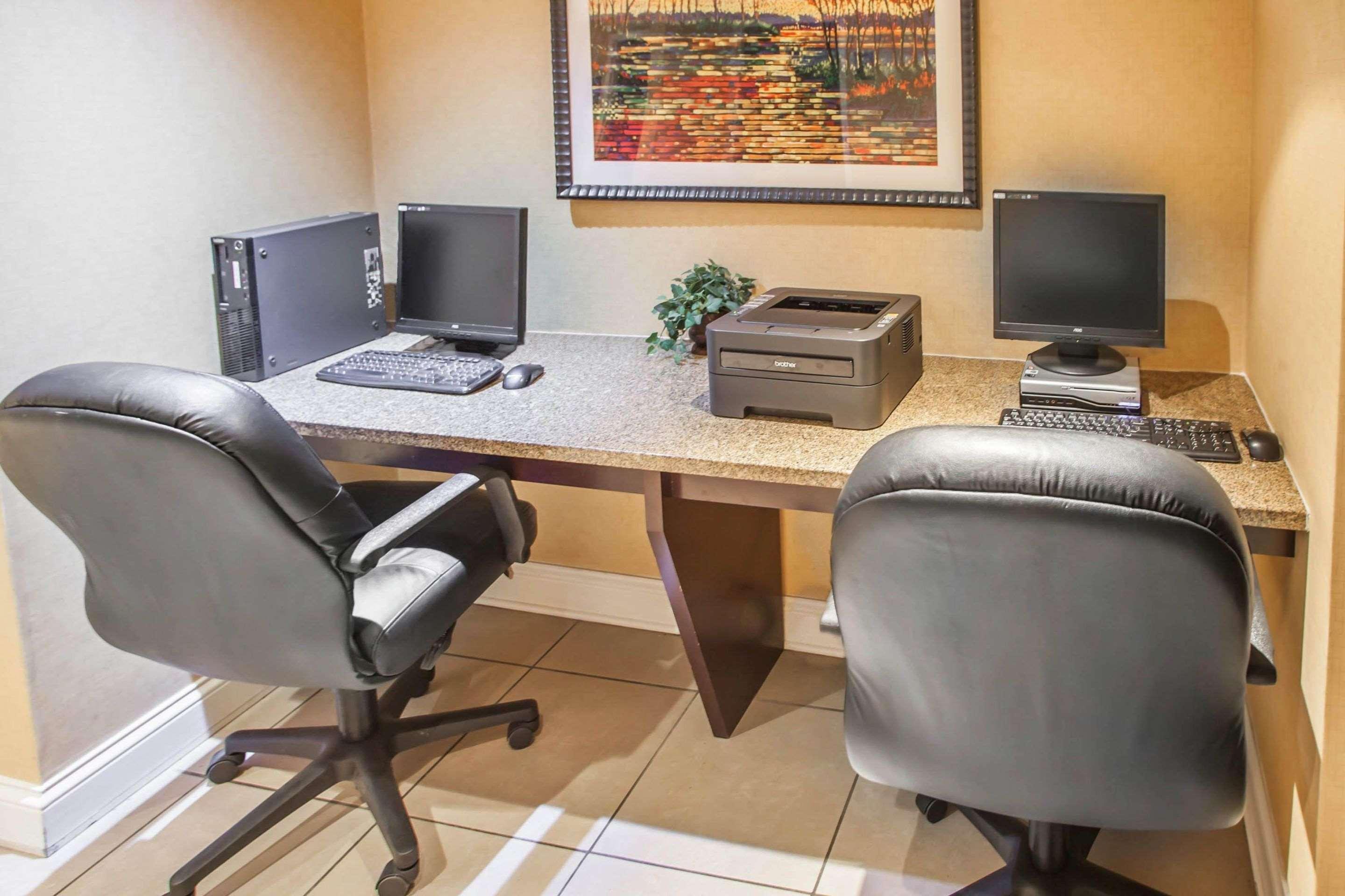 Quality & St Charles -west Chicago Hotel 2*