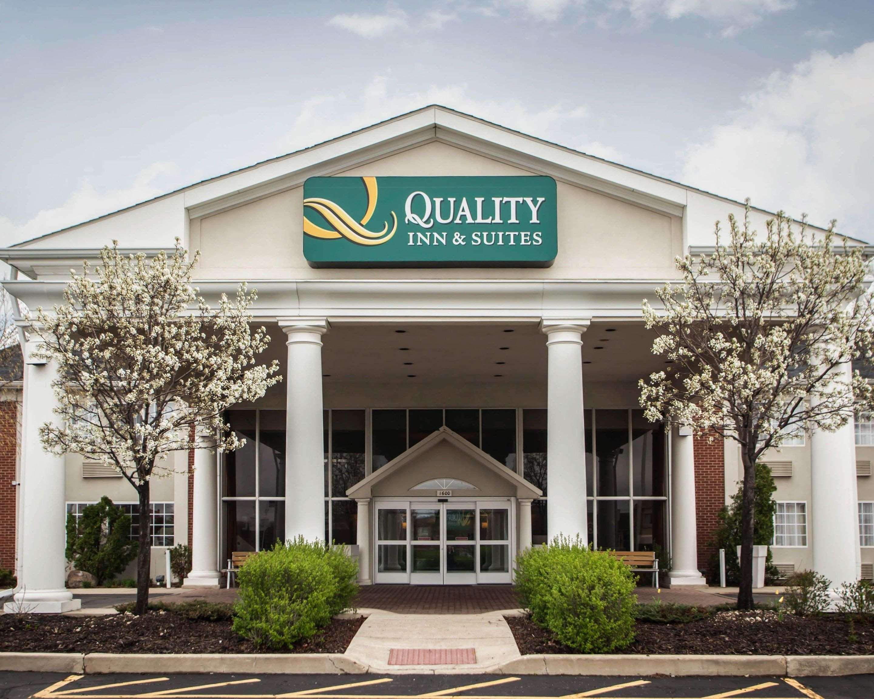 Quality & St Charles -west Chicago