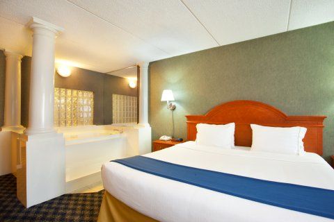 Quality & St Charles -west Chicago Hotel Saint Charles