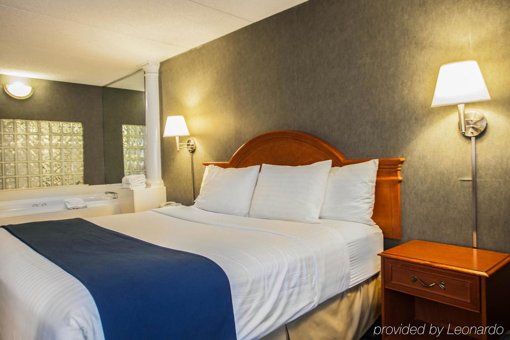 Quality & St Charles -west Chicago Hotel