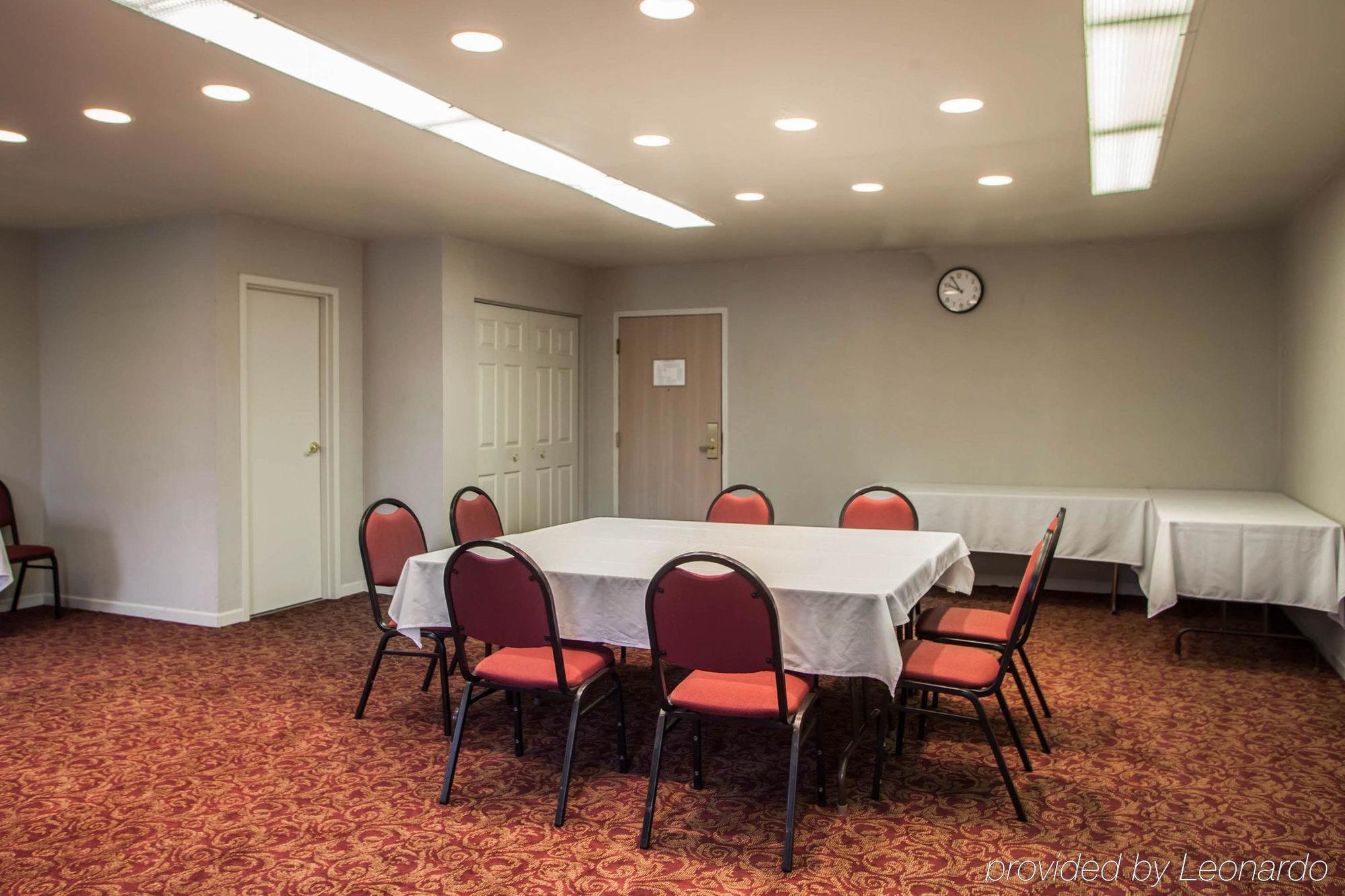 Quality & St Charles -west Chicago Hotel